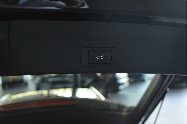 Audi A6 Avant 40 TDI quattro S-Line navi camera cruise trekhaak 19 inch !!