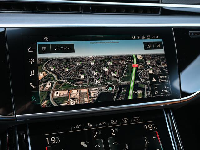 Audi A8 60 TFSI e quattro 463PK S-Line B&O Advanced | Head-Up Display | Achteras besturing | Panorama dak | Trekhaak | Soft-Close | Alcantara hemel bekleding | Carbon inleg | 360 Camera | Standkachel | Adaptive Cruise Control