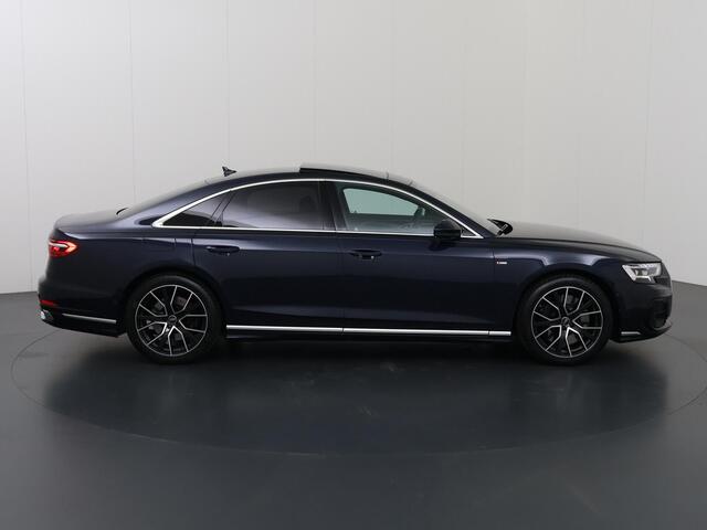 Audi A8 60 TFSI e quattro | Panoramadak | MATRIX-LED | Ele.verstelbare comfortstoelen + Geheugen | HUD | 360 Camera | Adaptieve Cruise Control | Ele. kofferdeksel | Vierwielbesturing | Stoelventilatie + massage | B&o Audio | Softclose | Luchtvering |