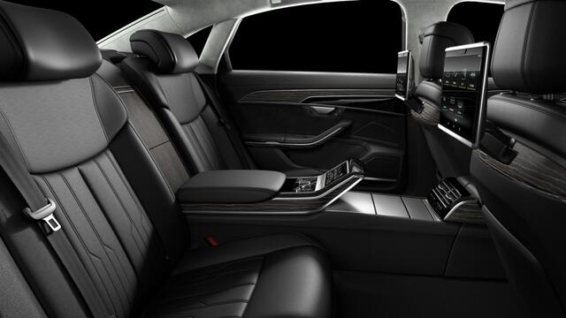 Audi A8 60 TFSie Lang 449PK S-line / B&O / TV's / Alcanatara / Softclose / Massage