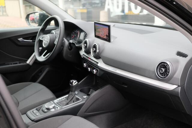 Audi Q2 35 TFSi 150pk S-Tronic S Edition | S Line | Navi | App Connect | Climate | Keyless | Elektrische Achterklep | Stoelverwarming | Camera | PDC