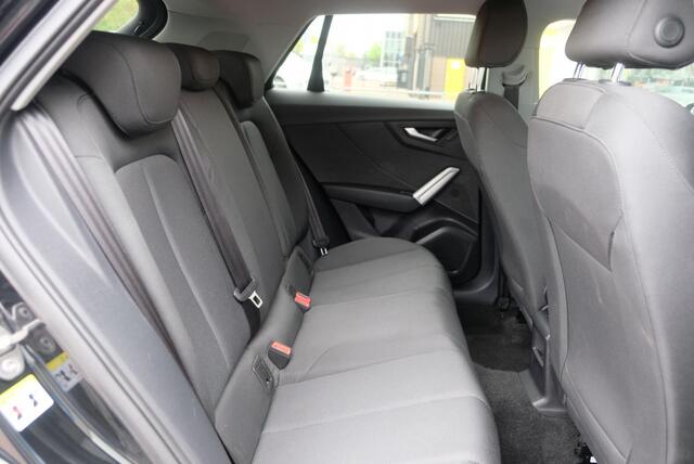 Audi Q2 35 TFSi 150pk S-Tronic S Edition | S Line | Navi | App Connect | Climate | Keyless | Elektrische Achterklep | Stoelverwarming | Camera | PDC