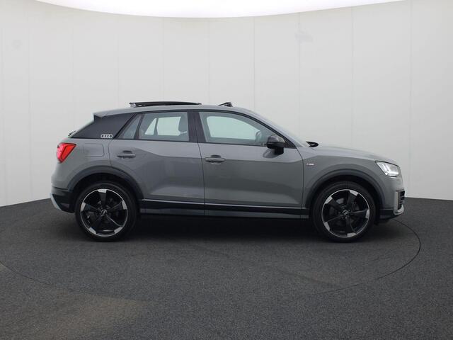 Audi Q2 1.4 TFSI/150PK CoD S Line · Panoramadak · Navigatie · Leder/stof