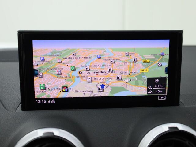 Audi Q2 35 TFSI/150PK S Line · Panoramadak · Navigatie · Stoelverwarming