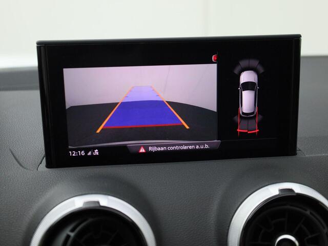 Audi Q2 35 TFSI/150PK S Line · Panoramadak · Navigatie · Stoelverwarming