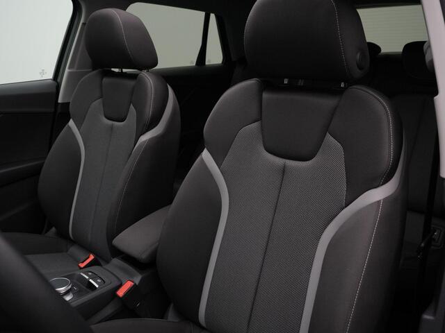 Audi Q2 35 TFSI 150 pk S-tronic Advanced edition / S-Line | Matrix LED | Pano | Stoelverwarming | Cruise | Park Assist | 18 inch