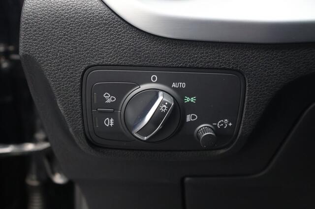 Audi Q2 35 TFSI Business edition 150PK | Trekhaak | Stoelverwarming | Na