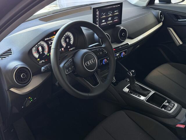 Audi Q2 35 TFSI 1.5 S EDITION FACELIFT 150 PK VIR.COCKPIT TOUCHSCREEN CARPLAY NAVI CAMERA LED STOELVERW. PDC 12/2024 "Audi rijden begint bij Topautos.nl - 20 Audi topmodellen direct op voorraad!"