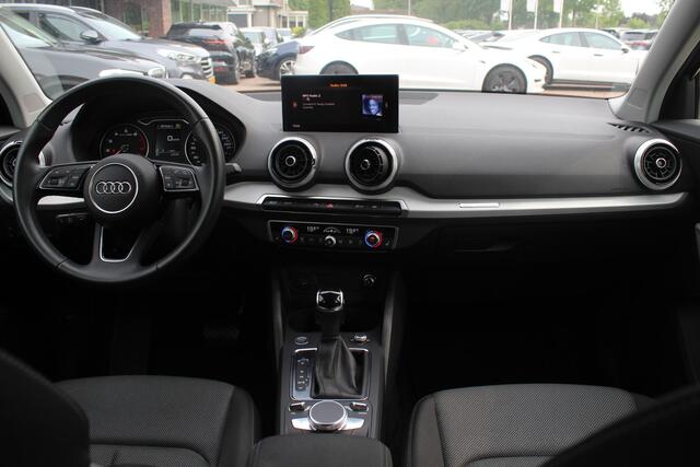 Audi Q2 35 TFSI Business Edition S-Line / Virtual Cockpit / Camera / Apple CarPlay / ACC / DAB / Keyless / 17'' / Matrix LED / Stoelverwarming / Elektr. achterklep