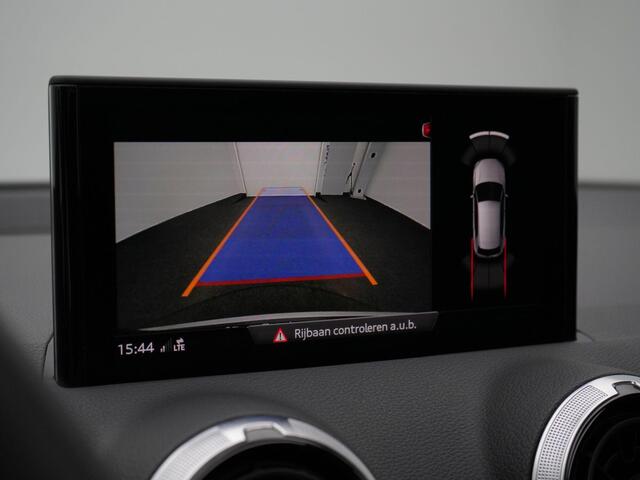 Audi Q2 35 TFSI 150 pk S-tronic S Edition / S-Line | Panoramadak | Matrix LED | Achteruitrijcamera | Navigatie | Stoelverwarming