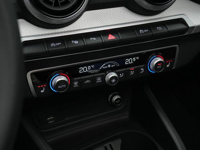 Audi Q2 35 TFSI 150 pk S-tronic S Edition / S-Line | Panoramadak | Matrix LED | Achteruitrijcamera | Navigatie | Stoelverwarming