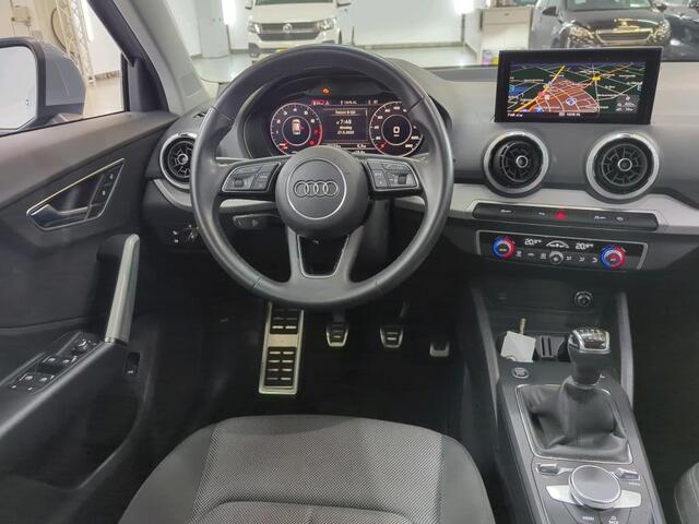 Audi Q2 30 TFSI 110pk Business Edition / Panoramadak / Virtual Cockpit / Navigatie / Camera / 17" LMV