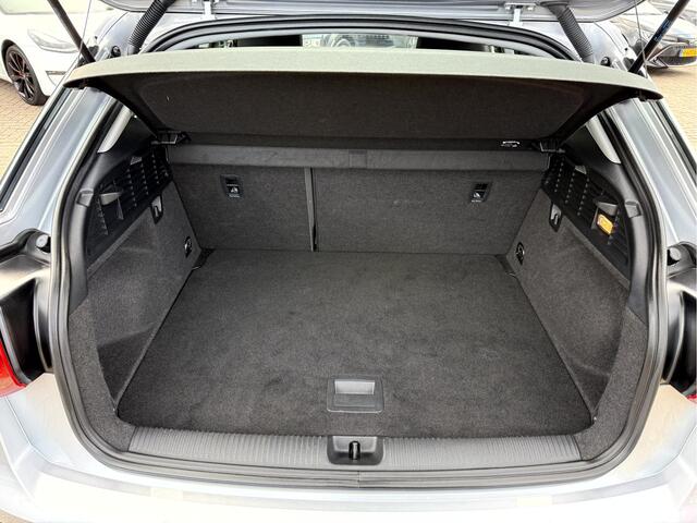 Audi Q2 35 TFSI CoD Design S-Tronic Navigatie, Stoelverwarming