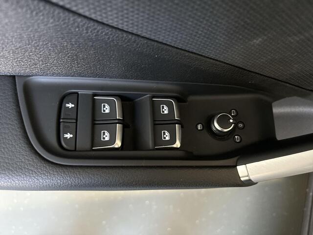 Audi Q2 35 TFSI 150pk S-Tronic S Edition · Camera · Matrix LED · Apple/Android Car Play · Navigatie · P-Sensoren · Stoelverwarming · 17'' Inch · Garantie t/m 16-12-2028 of 100.000km