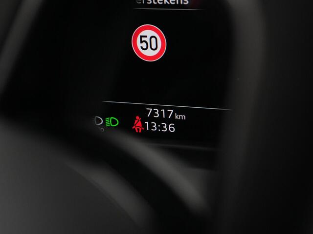Audi Q2 35 TFSI 150 pk S-tronic S Edition / S-Line | Panoramadak | Matrix LED | Stoelverwarming | Navigatie | Carplay