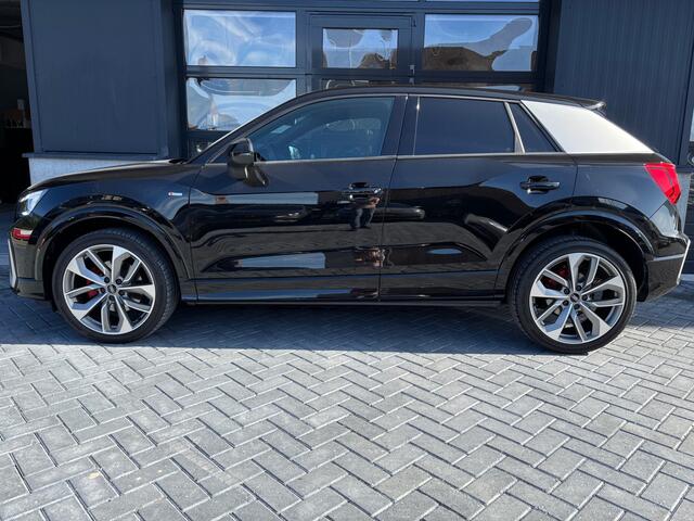 Audi Q2 35 TFSI S-line Matrix Pano Camera