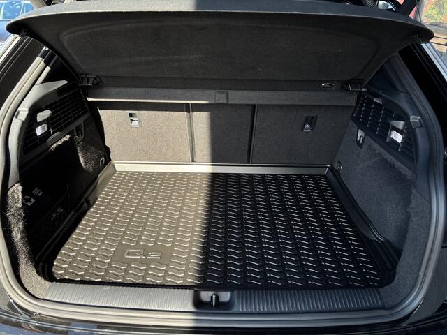 Audi Q2 35 TFSI S-line Matrix Pano Camera