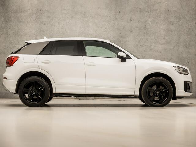 Audi Q2 1.0 TFSI Sport (GROOT NAVI, PLAT SPORTSTUUR, ZWART HEMEL, LED KOPLAMPEN, SPORTSTOELEN, GETINT GLAS, PARKEERSENSOREN, CLIMATE CONTROL, NIEUWSTAAT)