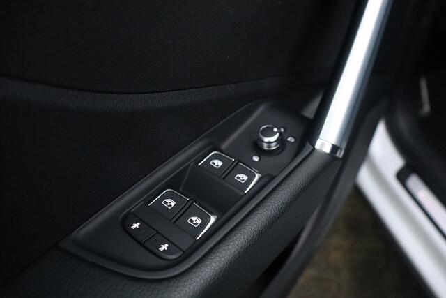 Audi Q2 30 TFSI S-tronic, 2x S-line, LED, trekhaak