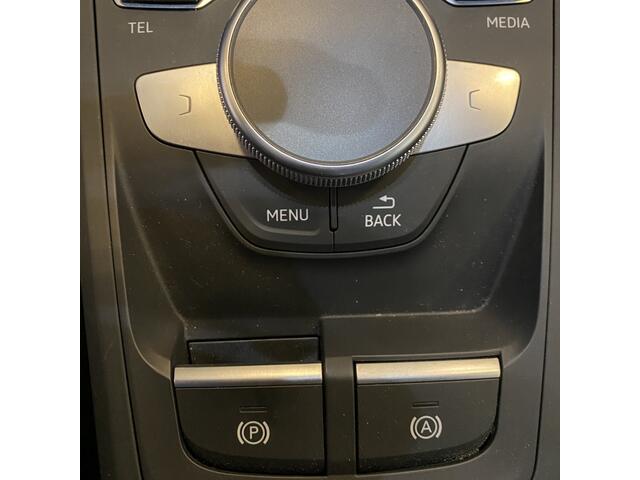 Audi Q2 40 TFSI quattro epic AUTOMAAT/Navigatie/Virtual cockpit/Climate control/Adaptive cruise control/Achteruitrijcamera/Parkeersensoren rondom/Stoelverwarming/Elektrische achterklep/\Keyless/DAB/Lederen bekleding/17'' Lichtmetalen velgen.