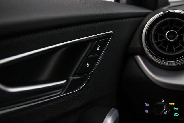 Audi Q2 35 TFSI S Edition | Trekhaak | Audi sound | MMI plus | Parkeerhulp plus | Matrix-led | Cruise control |
