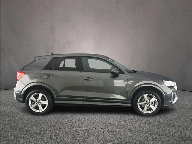Audi Q2 35 TFSI S Edition | Achteruitrijcamera | Matrix-led | ACC | Ambient lichting | Parking |