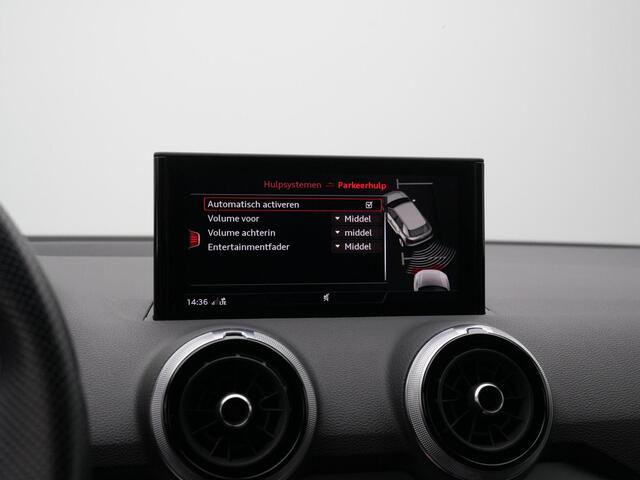 Audi Q2 35 TFSI 150 pk S-tronic S Edition / S-Line | Matrix LED | Achteruitrijcamera | Stoelverwarming