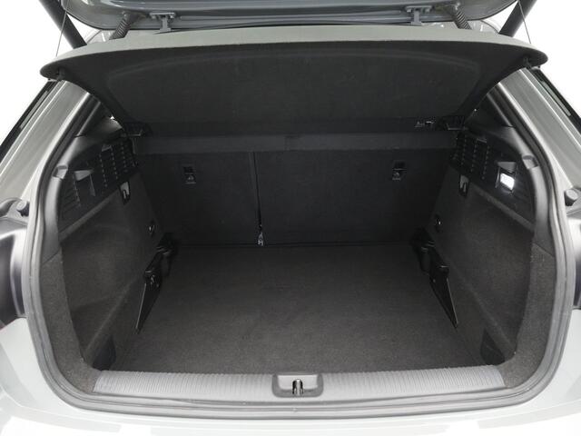 Audi Q2 35 TFSI 150pk S-tronic S-line Panorama Dig display Sound Led optiek zwart