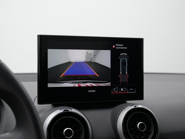 Audi Q2 35 TFSI 150 pk S-tronic S-Line | Trekhaak | Matrix LED | Achteruitrijcamera | Stoelverwarming | Adaptive Cruise