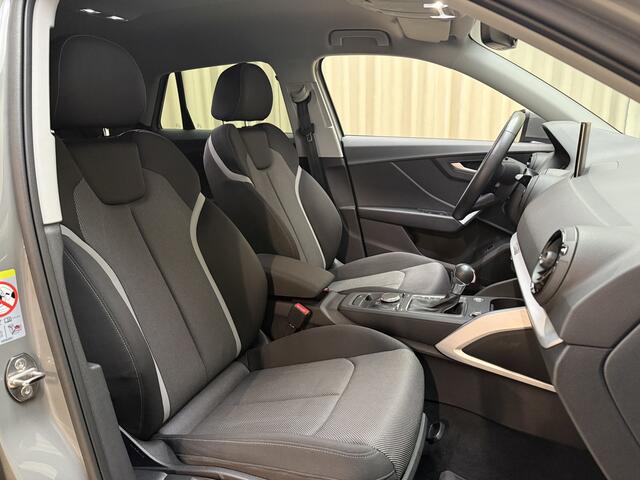 Audi Q2 30 TFSI Design Pro Line Plus QUAUNTUM GREY / 19'' LMV / Keyless / Stoelverwarming / LED / ECC Clima / Navigatie / PDC V&A