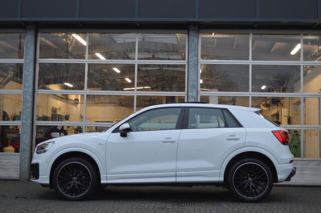 Audi Q2 35 TFSI CoD S-Line Aut. Led Panorama Virtual Camera Afn.trekh Keyless Pdc