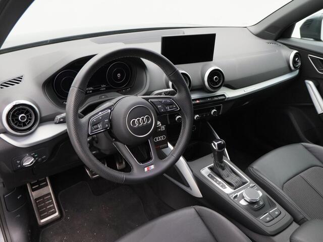 Audi Q2 35 TFSi S Edition 150 Pk Automaat | Zwart Optiek | Virtual Cockpit | Camera | LED | Trekhaak | 17 Inch | 41.329 Km!!