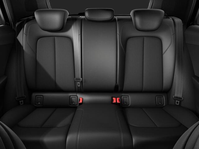 Audi Q2 S edition 35 TFSI 110 kW / 150 PK Hatchback 7 vers