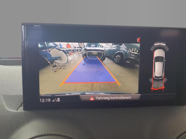 Audi Q2 35 TFSI 150pk Automaat Business Edition / Stoelverwarming / LED / Camera