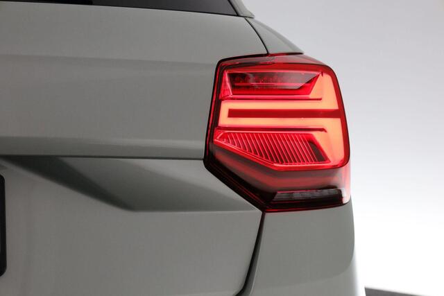 Audi Q2 S edition 35 TFSI 110 kW / 150 pk | Adaptive cruise control | Stoelverwarming | Assistentiepakket Parking