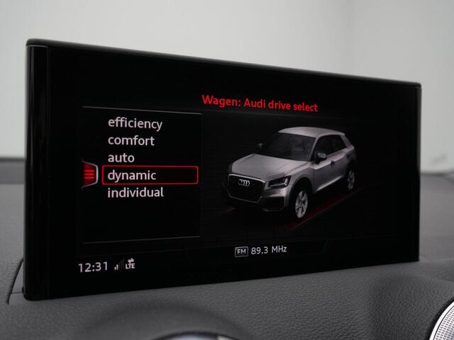 Audi Q2 35 TFSI S-Line 150 pk S-tronic | Demperregeling | Achteruitrijcamera | Stoelverwarming | Side Assist | Cruise Control | 19 inch