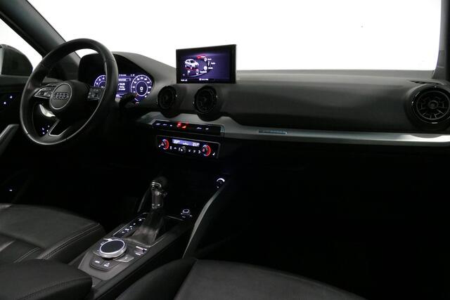 Audi Q2 2.0 TFSI quattro Sport Edition #1 / S line / Panoramadak / Carbon-pakket Audi Exclusive / Apple Carplay - Android Auto / Stoelverwarming / Full LED / Audi Sound System / Keyless / 19'' LMV / Adaptive Cruise Control / Navigatie / PDC / Grootlichtassistent