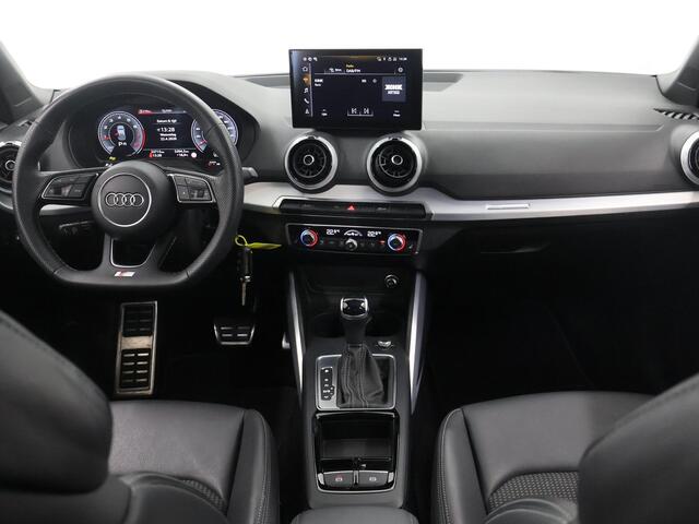 Audi Q2 35 TFSI S Edition | 2x S-Line | Panoramadak | Black-Pack | Virtual Cockpit | Navigatie | Stoelverwarming | Adaptieve Cruise Control | Matrix LED |