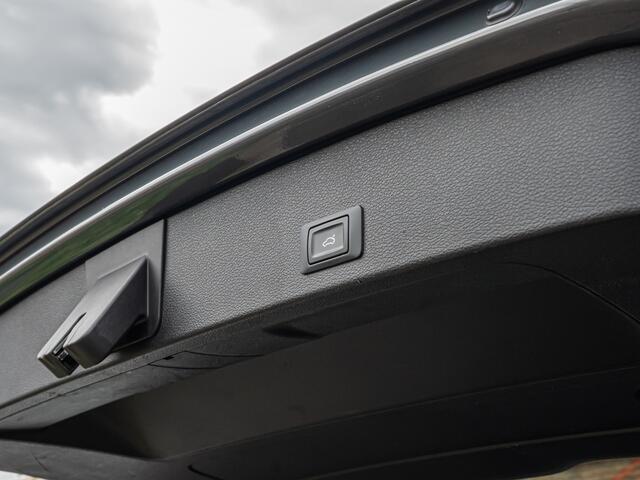 Audi Q2 1.4 TFSI CoD Design S-Line ORG NL 19 INCH TREKHAAK PRIVACY GLASS CRUISE