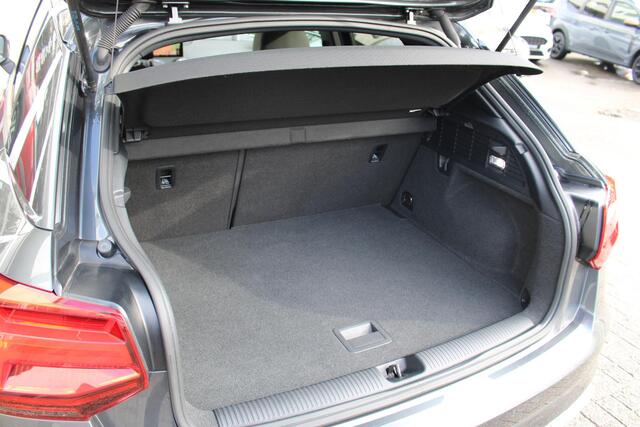 Audi Q2 30 TFSI Sport Pro Line S | Panormadak | S-Line | All season banden | Navigatiesysteem