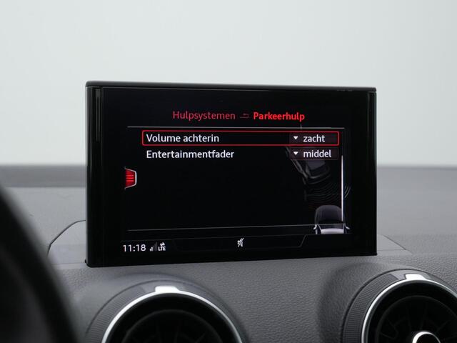 Audi Q2 1.4 TFSI 150 pk S-tronic CoD Ambition | Leder | Stoelverwarming | Navigatie