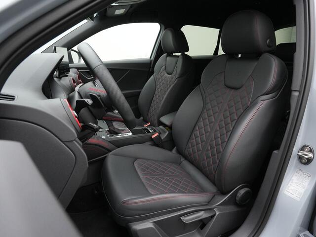 Audi Q2 35 TFSI 150 pk S-tronic S-Line | Trekhaak | Leder | Matrix LED | Achteruitrijcamera | Stoelverwarming