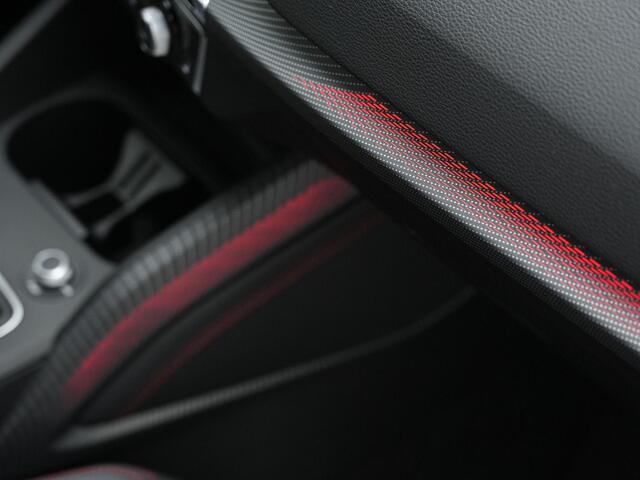 Audi Q2 35 TFSI 150 pk S-tronic S-Line | Trekhaak | Leder | Matrix LED | Achteruitrijcamera | Stoelverwarming
