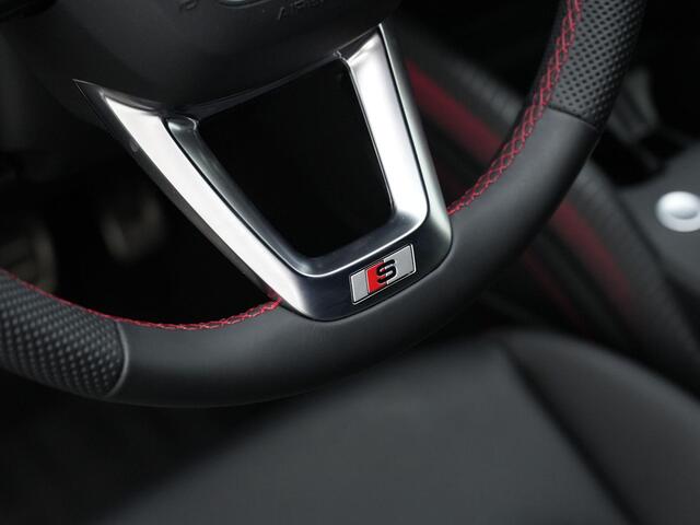 Audi Q2 35 TFSI 150 pk S-tronic S-Line | Trekhaak | Leder fijnnappa | Matrix LED | Achteruitrijcamera | Navigatie | Adaptive Cruise