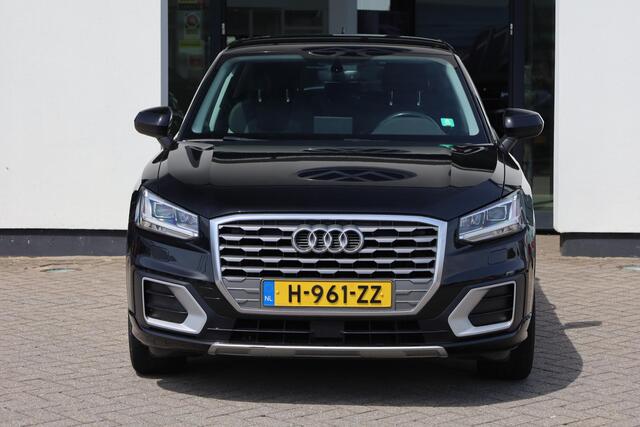 Audi Q2 35 TFSI epic NL auto, dimmende binnenspiegel, hill hold, 17" LMV, climatronic, sportstoelen, parkeersensoren, navigatie en cruise control