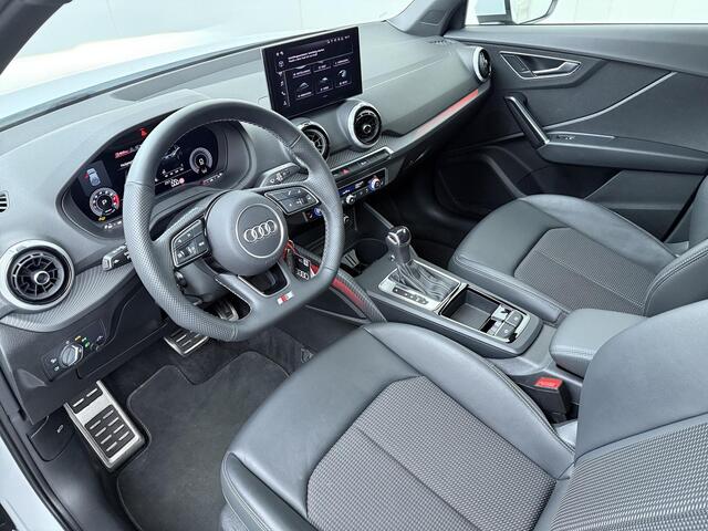 Audi Q2 35 TFSI S Edition | 150 PK | Automaat | Trekhaak | Panoramadak | Adaptive Cruisecontrol | Stoelverwarming |
