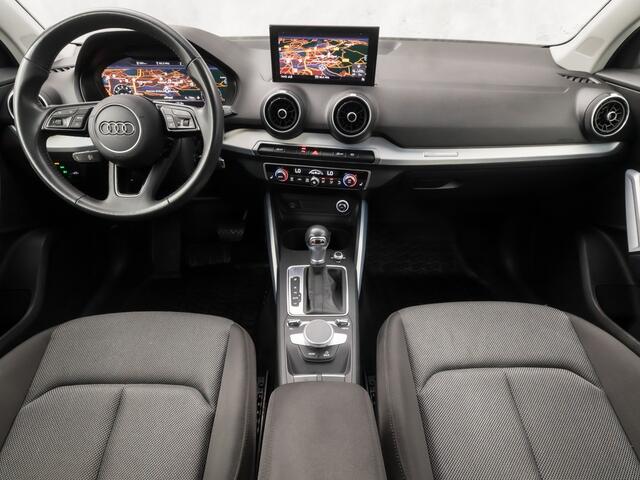 Audi Q2 35 TFSI S-Tronic Sport 150Pk Automaat (VIRTUAL COCKPIT, APPLE CARPLAY, GROOT NAVI, CLIMATE, STOELVERWARMING, SPORTSTOELEN, PARKEERSENSOREN, CRUISE, NIEUWSTAAT)