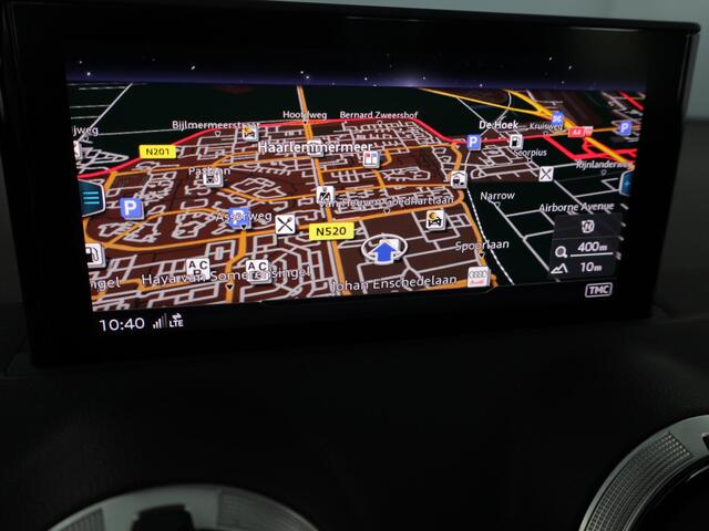 Audi Q2 35 TFSI S Edition 150 pk S-tronic | Navigatie | Panoramadak | Parkeersensoren achter | Autom. airco | Stoelverwarming | S-Line |