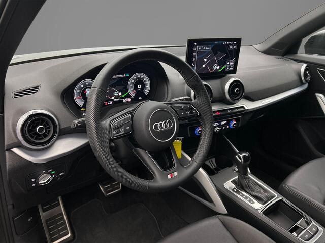 Audi Q2 35 TFSI 150PK S Edition | Achterruitrijcamera | Smartphone-Interface | Parking-Pack | Matrix | 17-Inch | S-line | Privacy-Glas |