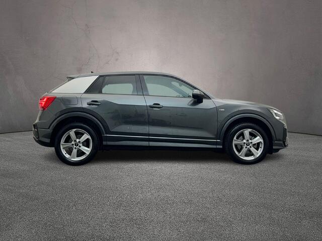Audi Q2 35 TFSI 150PK S Edition | Achterruitrijcamera | Smartphone-Interface | Parking-Pack | Matrix | 17-Inch | S-line | Privacy-Glas |
